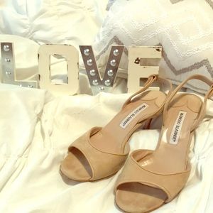 Size 37 Manolo Blahnik kitten heels